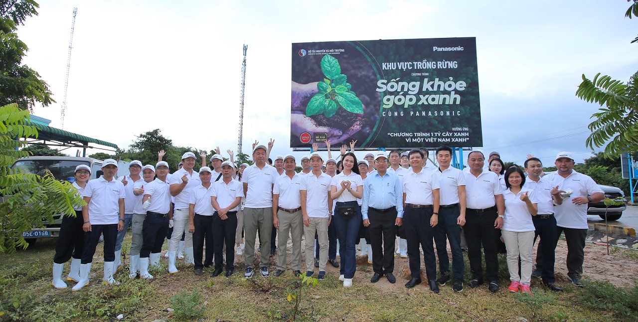 Panasonic Việt Nam khởi động chương trình trồng rừng “Sống khỏe góp xanh” vào 12/11 vừa qua tại tỉnh Ninh Thuận, điểm trồng rừng đầu tiên