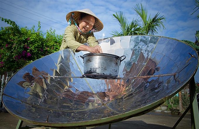 Các loại bếp nấu sử dụng năng lượng mặt trời rất phù hợp với người dân vùng nông thôn, nơi mà chất đốt chủ yếu là rơm rạ và củi... nhằm tiết kiệm năng lượng, góp phần bảo vệ sức khoẻ và môi trường.