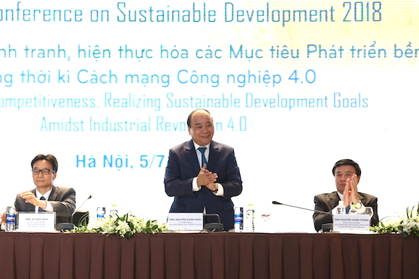 Chiều ngày 5/7, Thủ tướng Chính phủ Nguyễn Xuân Phúc chủ trì phiên toàn thể Hội nghị Toàn quốc về Phát triển Bền vững 2018.