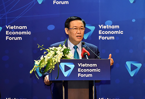 Sáng nay (ngày 21/8), Phó thủ tướng Vương Đình Huệ chủ trì Diễn đàn Kinh tế Việt Nam (ViEF 2018) chuyên đề Thị trường vốn - tài chính, tại Hà Nội.