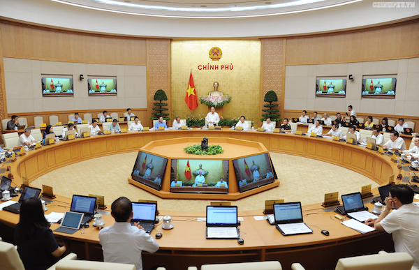 Sáng ngày 5/8,Thủ tướng Chính phủ Nguyễn Xuân Phúc chủ trì phiên họp chuyên đề xây dựng pháp luật.