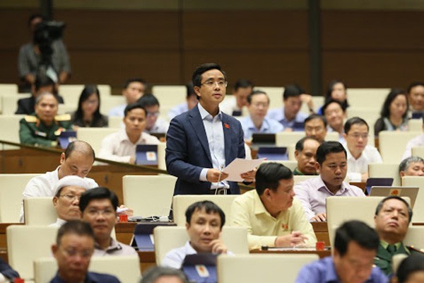 Đại biểu Nguyễn Thành Công (đoàn Ninh Bình) cho biết, thể chế chính sách thiếu hoàn thiệ