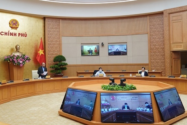 Chiều ngày 3/4, Thủ tướng Nguyễn Xuân Phúc đã chủ trì cuộc họp Thường trực Chính phủ nghe báo cáo của Ban Chỉ đạo quốc gia về phòng chống dịch COVID-19, trong đó có việc thực hiện Chỉ thị 16 về cách ly trong xã hội.