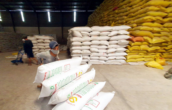 cộng thêm lượng hiện có trong kho của doanh nghiệp là hơn 1,7 triệu tấn gạo và 144.000 tấn thóc (tương đương 75.000 tấn gạo)
