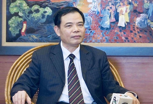 Trao đổi với DĐDN, Bộ trưởng Bộ NN&PTNT Nguyễn Xuân Cường tin tưởng nguồn cung thịt lợn sẽ được đảm bảo vào cuối quý III, đầu quý IV/2020.