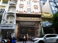 Loạt khách sạn, cửa hàng phố cổ Hà Nội đóng cửa chưa hẹn 