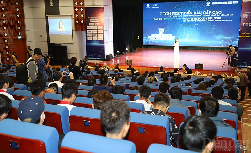 Diễn đàn “kết nối nguồn lực hỗ trợ khởi nghiệp đổi mới sáng tạo” diễn ra ngày 28/11 tại Hà Nội.