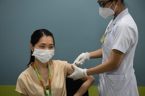 Nhân viên của công ty Samsung Bắc Ninh bắt đầu được tiêm vaccine.