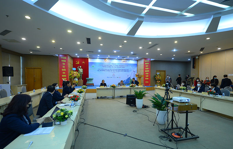 Diễn đàn “Cơ chế thu hút đầu tư phát triển bền vững năng lượng tái tạo tại Việt Nam” do Tạp chí Diễn đàn Doanh nghiệp tổ chức chiều ngày 26/11/2021.
