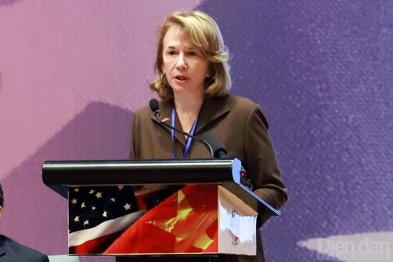 Bà Virginia Foote, Phó Chủ tịch Hiệp hội Thương mại Hoa Kỳ tại Hà Nội (AmCham).