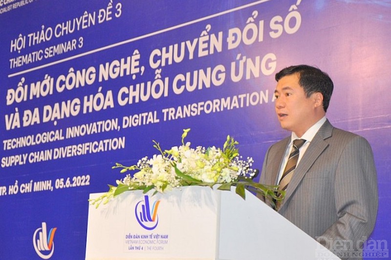 Thứ trưởng Bộ Công Thương Nguyễn Sinh Nhật Tân cũng nhận định, tác động của cách mạng công nghiệp lần thứ 4 cùng đại dịch Covid-19 đã tác động tới nền kinh tế có độ mở cao như Việt Nam.