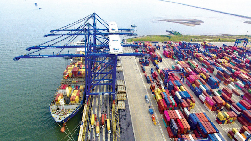  xem xét điều chỉnh quy định về phí sử dụng hạ tầng khu vực cửa khẩu cảng biển đối với hàng hóa vận tải bằng đường thủy tại Chỉ thị số 37/CT-TTg ngày 29/9/2020 cũng như chỉ đạo của Phó Thủ tướng Chính phủ Lê Minh Khái tại văn bản số 4732/VPCP-CN.