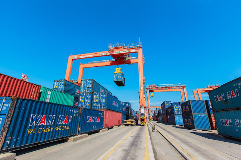 Xem xét áp dụng đầu tư phát triển cảng cạn theo theo hình thức đối tác công tư (PPP) đối với các cảng cạn có quy mô lớn.