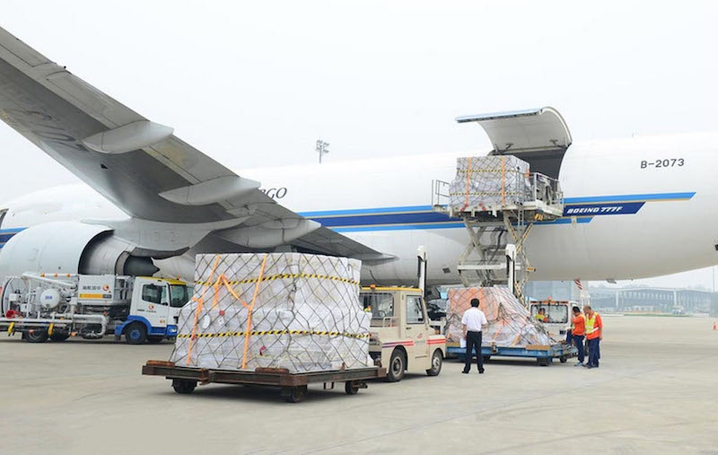 Gần 90% khối lượng hàng hóa vận chuyển bằng đường không qua Việt Nam thuộc về các thương hiệu quốc tế lớn FedEx, DHL, Cathay Pacific Cargo.