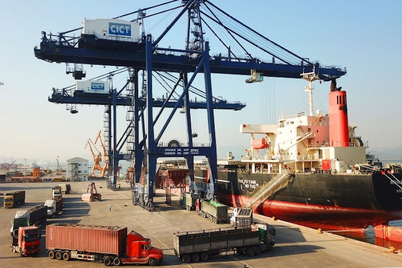 doanh nghiệp cho rằng Việt Nam cần cải thiện cơ sở hạ tầng, đặc biệt về cảng, hạ tầng giao thông vận tải và năng lực của ngành logistics để duy trì tốc độ tăng trưởng.