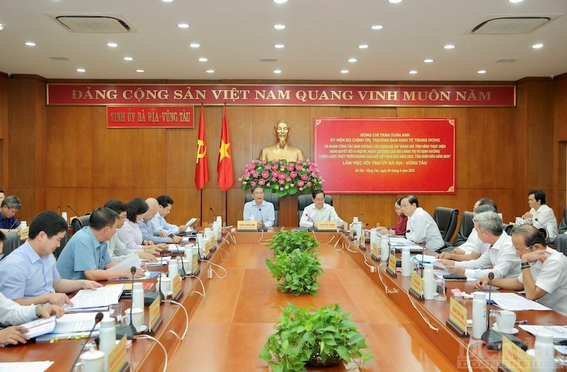 biểu dương những kết quả tích cực mà Đảng bộ, chính quyền và Nhân dân Tỉnh Bà Rịa - Vũng Tàu đã đạt được trong trong việc nghiên cứu, quán triệt, tổ chức triển khai thực hiện Nghị quyết số 41.