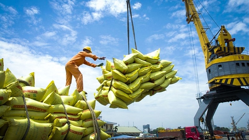 Bộ Công Thương yêu cầup/tận dụng tiến trình rà soát các Hiệp định đã được đưa vào thực thi để đề nghị các đối tác mở cửa thêm, gia tăng hạn ngạch thuế quan dành cho sản phẩm gạo của Việt Nam.