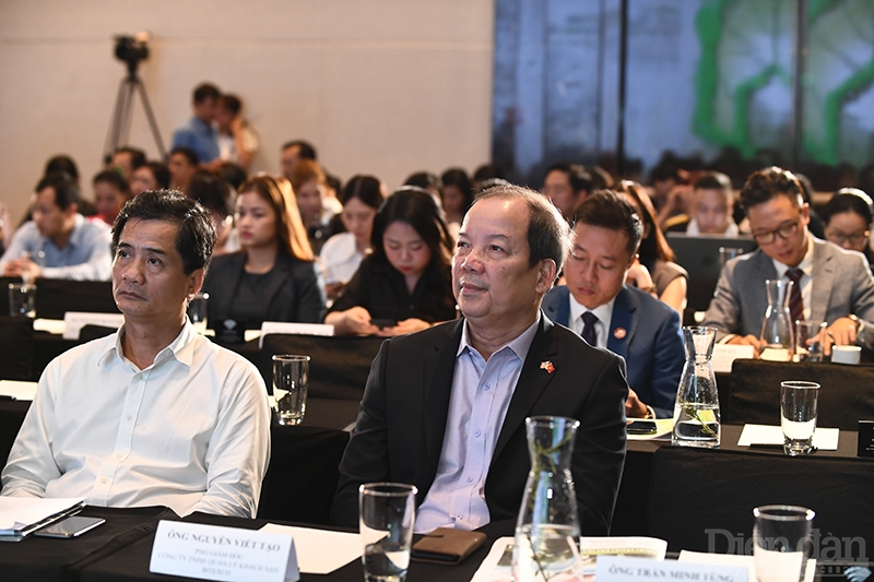 Các đại biểu tham dự Diễn đàn Phát triển bền vững thị trường bất động sản.
