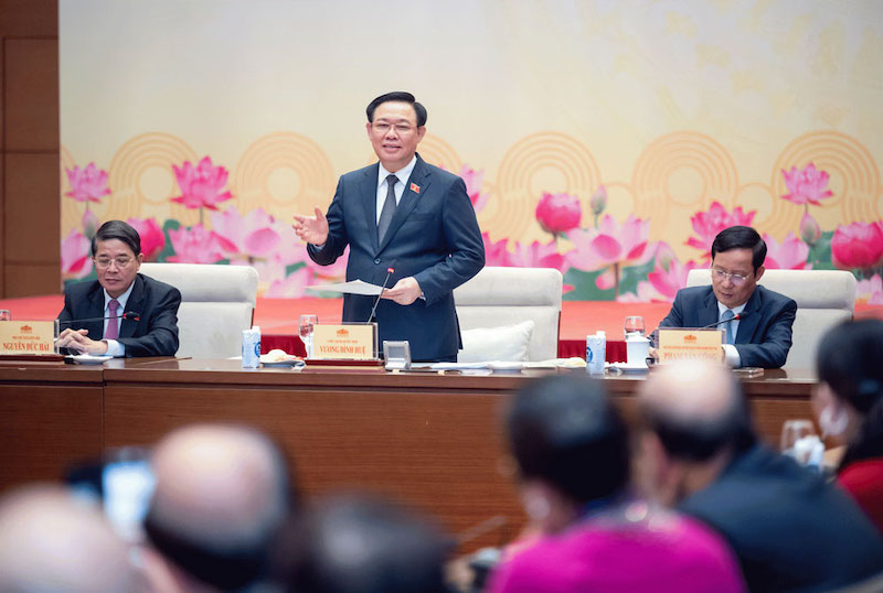 Chủ tịch Quốc hội Vương Đình Huệ đề nghị các doanh nhân, doanh nghiệp gia đình cần phát huy tinh thần dân tộc, tinh thần yêu nước, khát vọng cống hiến vì một Việt Nam hùng cường.