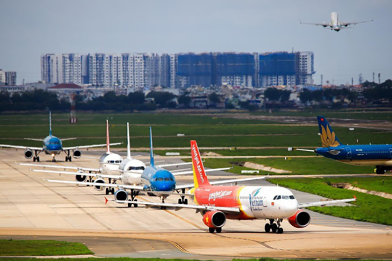 khuyến khích và tạo điều kiện cho các Hãng hàng không Việt Nam trong việc đảm bảo lực lượng vận tải và tăng năng lực khai thác.