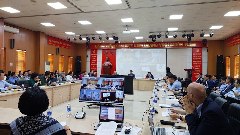 cuộc họp “về việc phụ thu ngoài giá dịch vụ vận chuyển container xuất nhập khẩu vận tải bằng đường biển”, Cục Hàng hải Việt Nam.