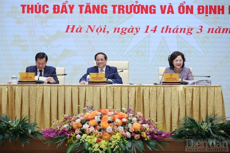 Thủ tướng Phạm Minh Chính yêu cầu tập trung đưa ra các giải phápp/với một số vấn đề cơ bản một là, việc điều hành chính sách tiền tệ, nhất là lãi suất, tỷ giá.