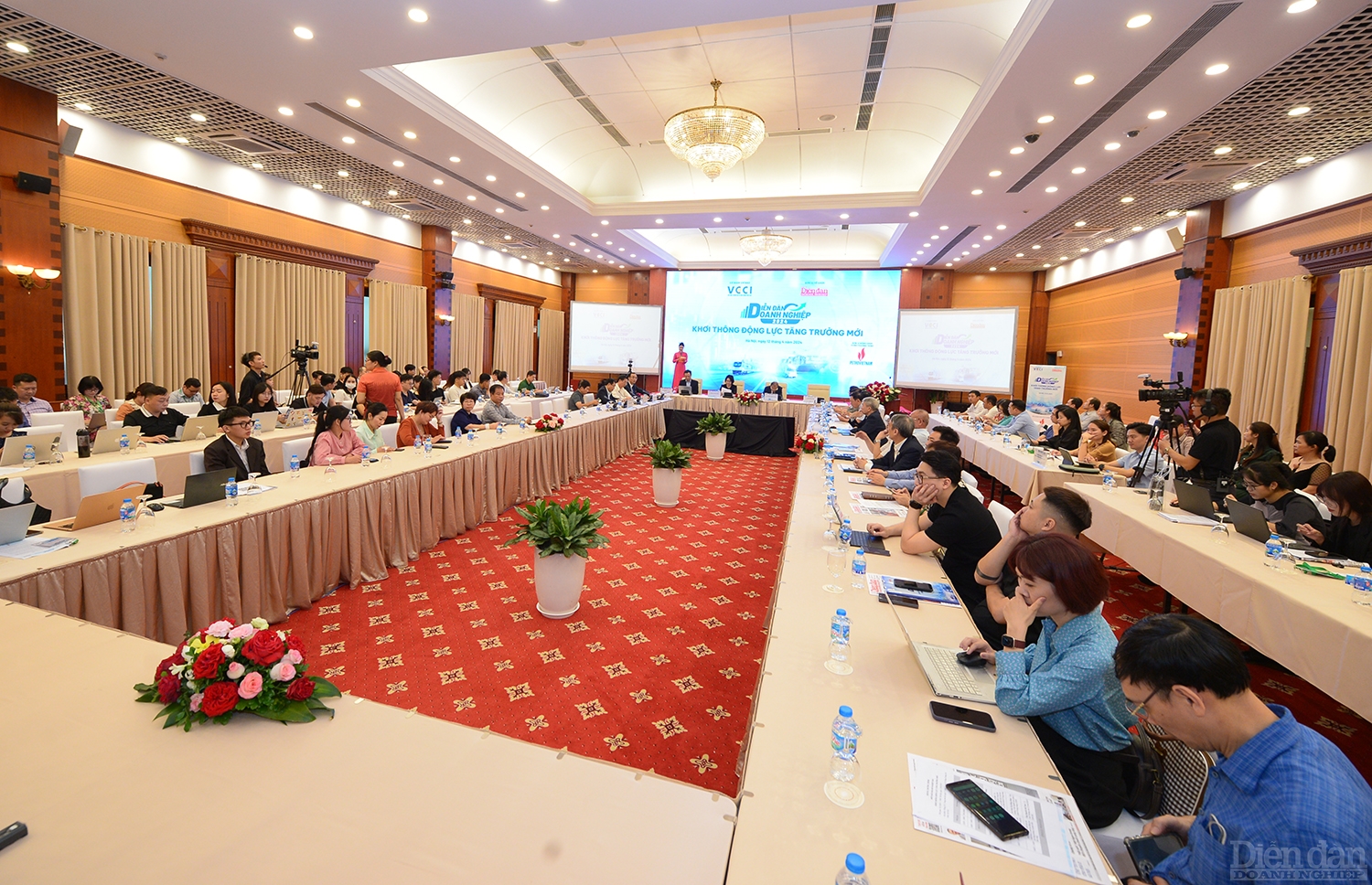 Diễn đàn Doanh nghiệp 2024 “Khơi thông động lực tăng trưởng mới” tổ chức ngày 12/4 tại Hà Nội.
