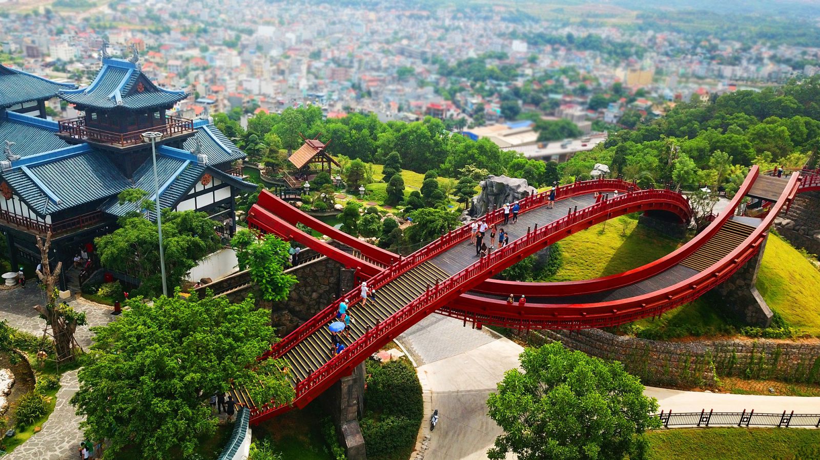 Những khu vui chơi giải trí tầm cỡ quốc tế được xây dựng bởi Tập đoàn Sun Group đã làm thay đổi bộ mặt du lịch của Việt Nam. 