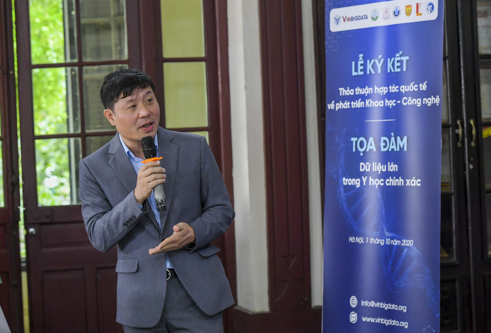 Giáo sư Vũ Hà Văn – Giám đốc Khoa học Viện Nghiên cứu Dữ liệu lớn VinBigdata (Tập đoàn Vingroup) phát biểu tại lễ ký kết.