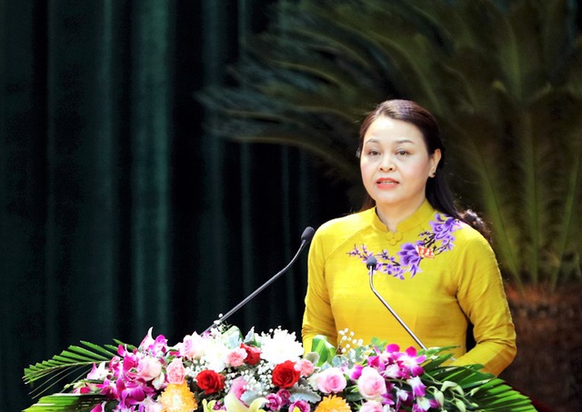 Đồng chí Trần Thị Thu Hà phát biểu tại Đại hội