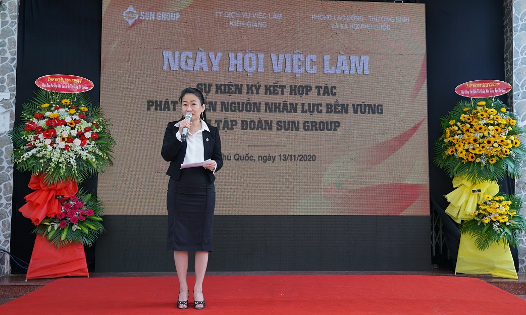 Bà Trần Thị Hoa Xim – Phó Chủ tịch, Tổng Giám đốc Sun Group Vùng Miền Nam phát biểu tại sự kiện