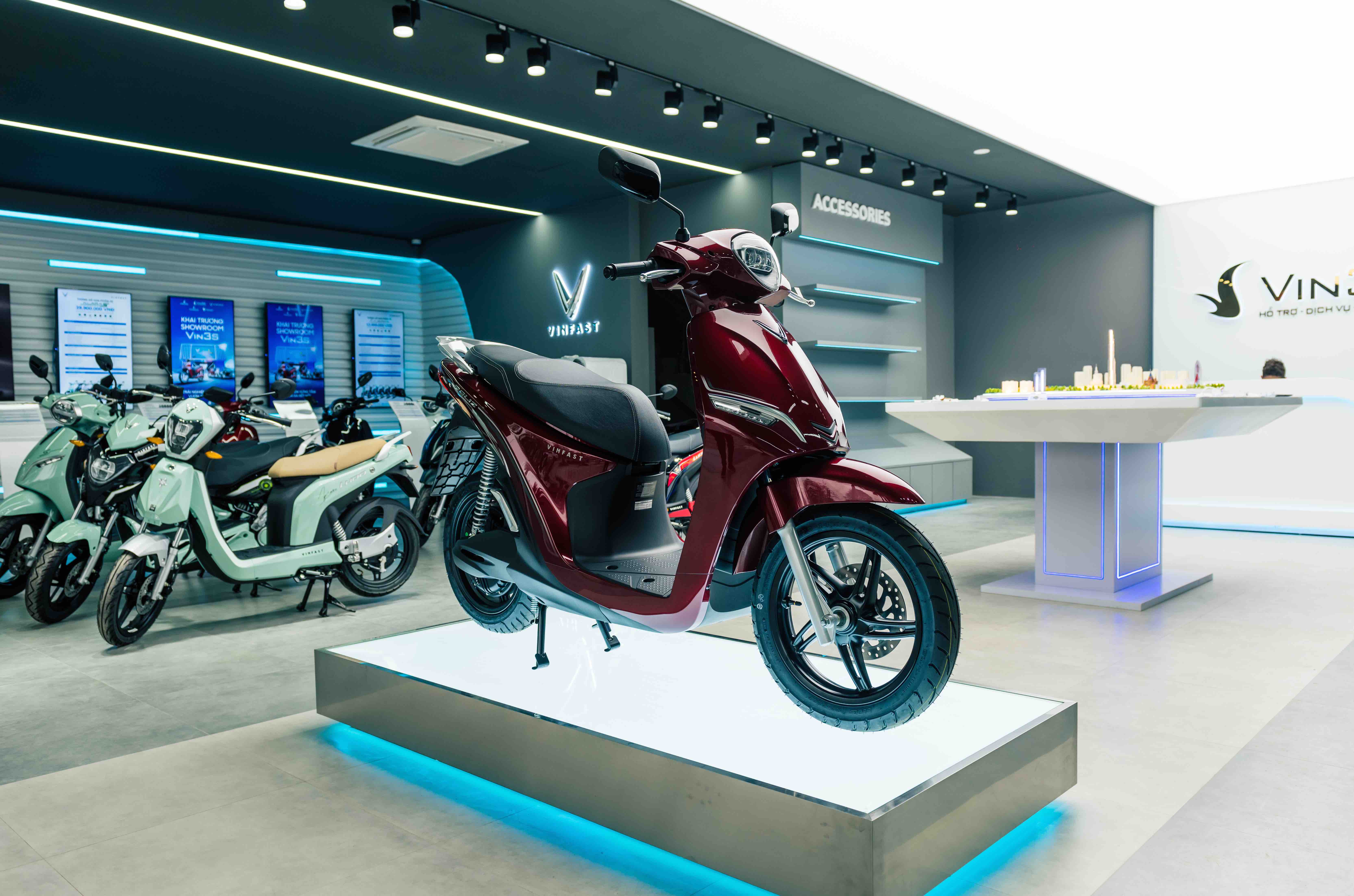 VinFast liên tục ra mắt các mẫu xe máy điện thời trang, công nghệ hiện đại với chính sách bán hàng đột phá.