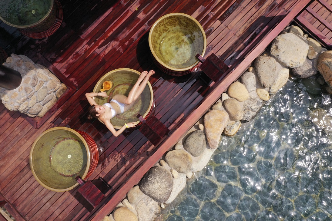 Yoko Onsen Quang Hanh có đa dạng loại hình bể tắm khoáng