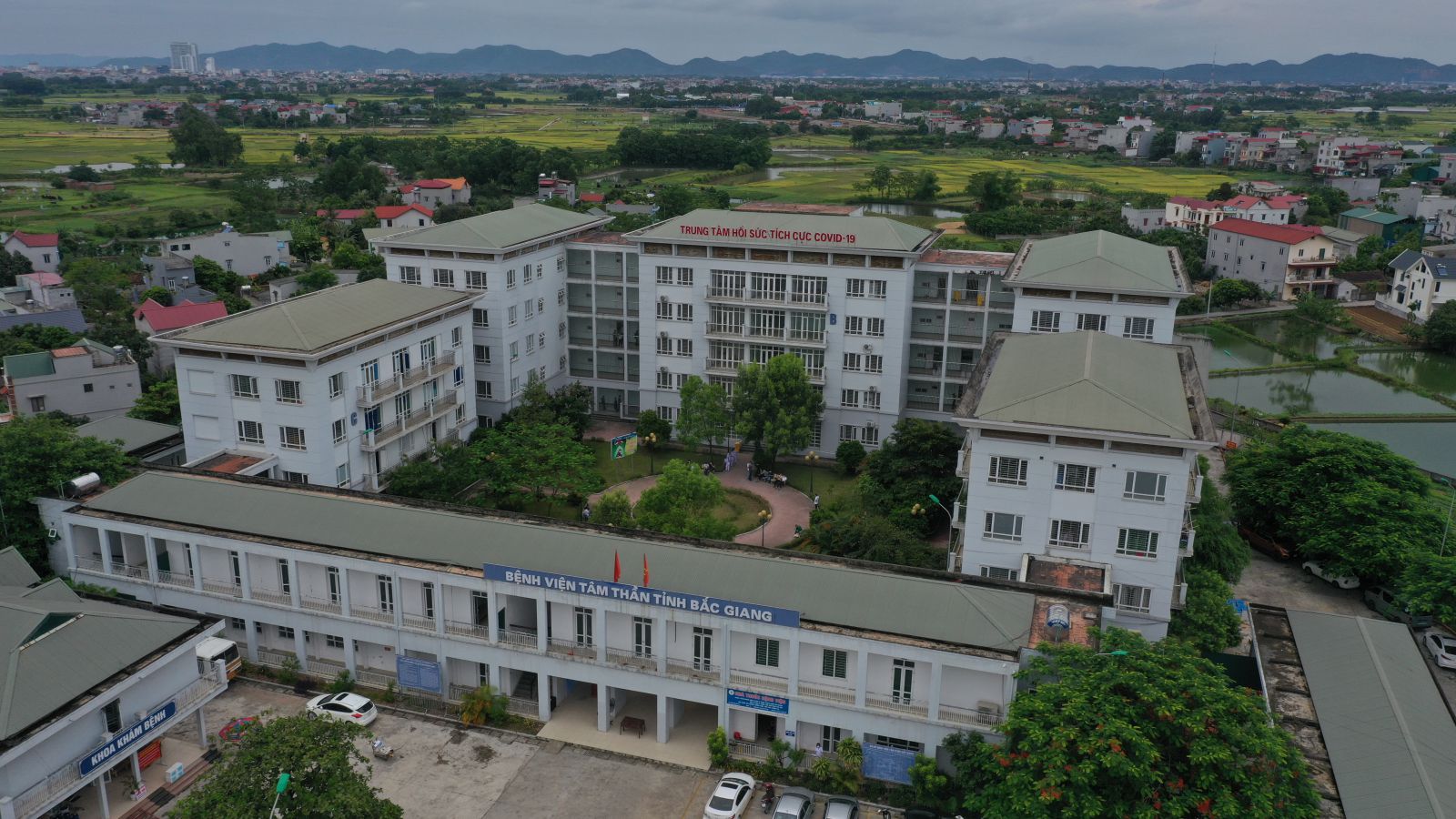 Trung tâm Hồi sức tích cực (ICU) đặt tại tòa nhà 5 tầng của Bệnh viện Tâm thần (xã Song Mai, TP Bắc Giang)