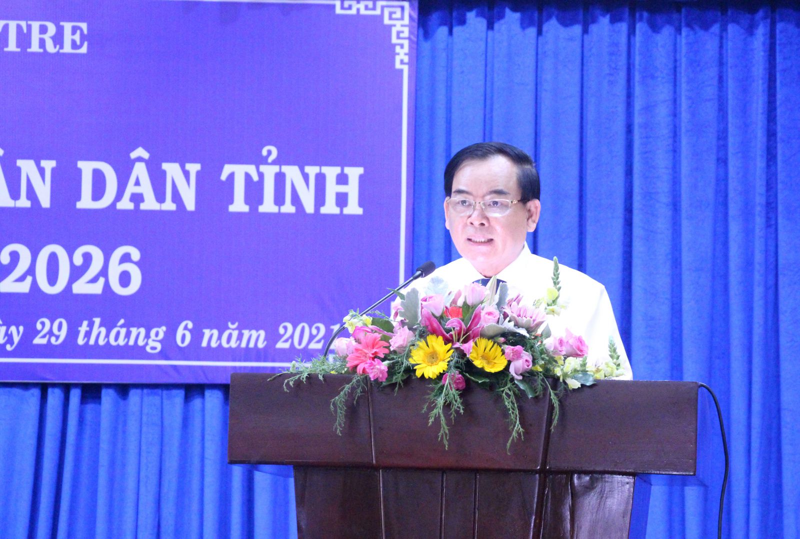 Phó Bí thư Tỉnh ủy, Chủ tịch UBND tỉnh Trần Ngọc Tam phát biểu nhận nhiệm vụ. 
