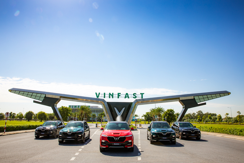 5 chiếc xe ô tô VinFast President đã được VinFast bàn giao cho Tập đoàn Phongsubthavy (Lào)
