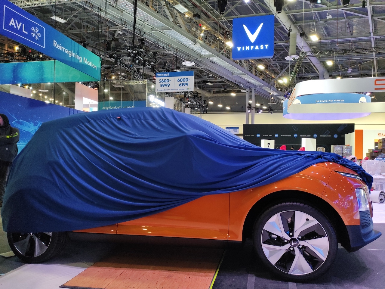 Theo công bố, tất cả các mẫu xe của VinFast tại CES 2022 đều được thiết kế bởi các xưởng thiết kế danh tiếng là Pininfarina và Torino Design, với ngôn ngữ thiết kế hiện đại nhằm tối ưu tính năng khí động học, đề cao sự duy mỹ và cá tính.