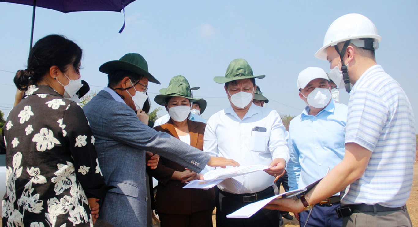 Đại sứ đặc mệnh toàn quyền Hàn Quốc tại Việt Nam Park Noh Wan quan tâm đến các dự án trên địa bàn thành phố Đồng Xoài