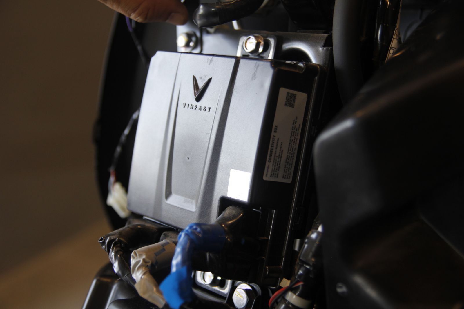 Hộp kết nối sử dụng công nghệ Esim điều khiển toàn bộ hoạt động trên xe máy điện VinFast