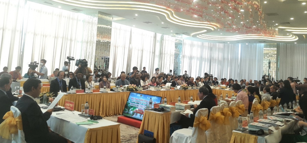 Nhiều đại biểu nước ngoài đã đến tham dự hội thảo danh nhân Nguyễn Đình Chiểu.