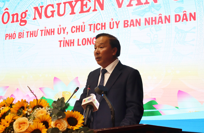 Chủ tịch UBND tỉnh – Nguyễn Văn Út phát biểu chào mừng tại buổi họp mặt