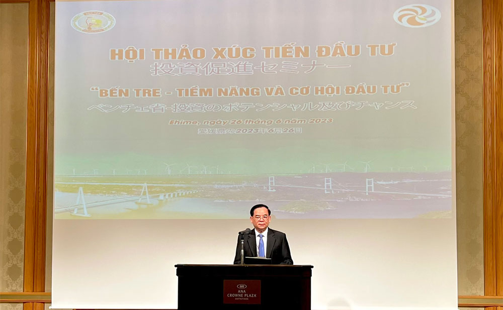 Chủ tịch UBND tỉnh Bến Tre Trần Ngọc Tam phát biểu.