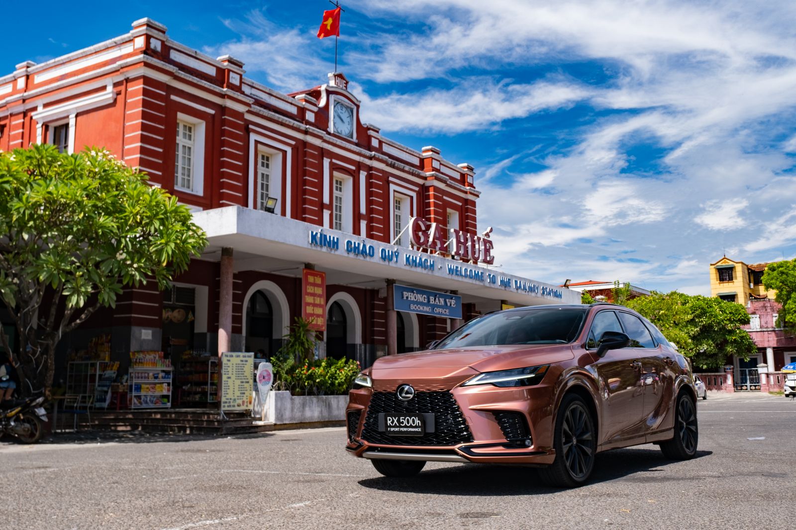 Lexus hiện có dải sản phẩm Hybrid đầy đủ nhất tại thị trường Việt Nam.