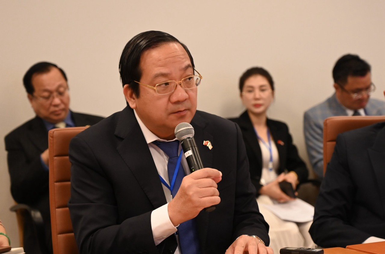 Phó Chủ tịch UBND tỉnh Long An Nguyễn Minh Lâm phát biểu tại buổi làm việc