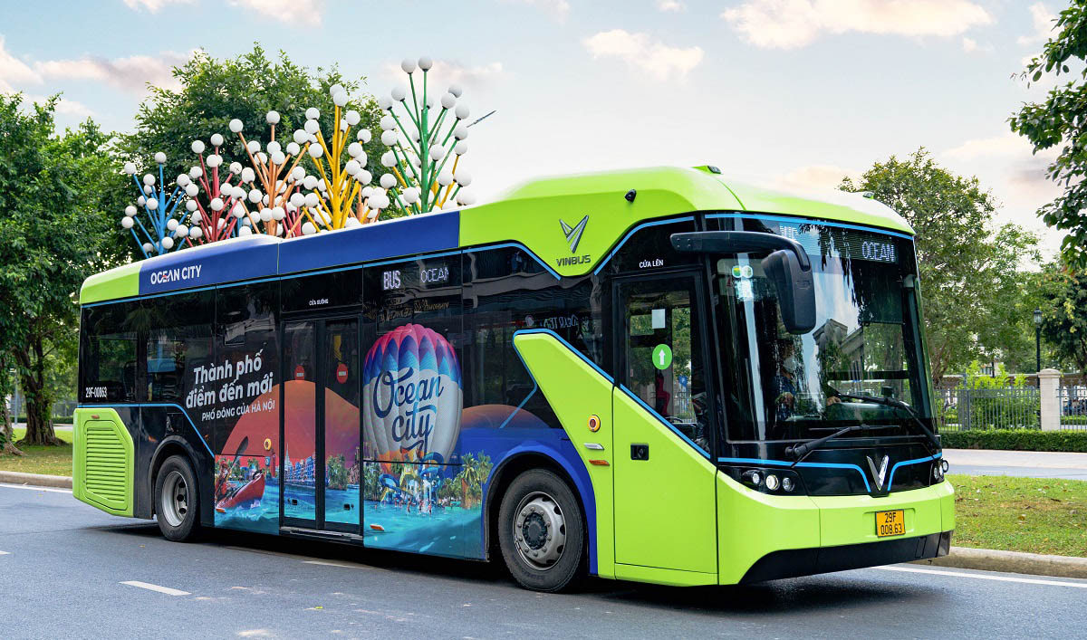 Các chuyến xe bus điện VinBus nối trung tâm với Mega Grand World Hà Nội sẽ hoạt động liên tục với tần suất 10 phút/chuyến và suốt 24/7. 
