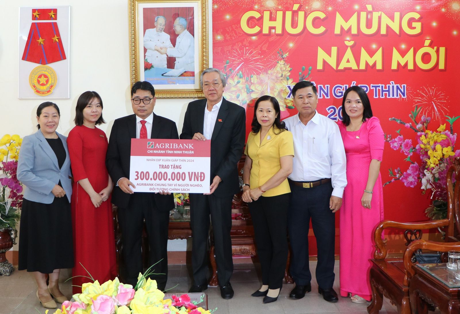 Agribank ủng hộ người nghèo, gia đình chính sách tại Ninh Thuận mỗi dịp Tết đến, Xuân về.