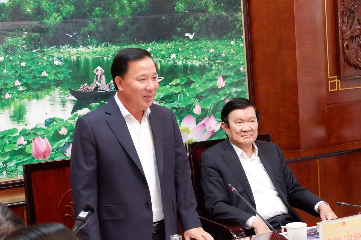 Phó Bí thư Tỉnh ủy, Chủ tịch UBND tỉnh - Nguyễn Văn Út phát biểu tại buổi làm việc