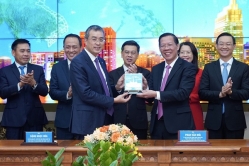 Hợp tác toàn diện giữa UBND TP HCM và Vietnam Airlines