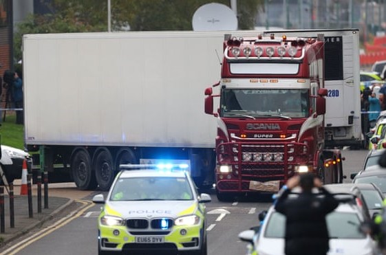 Vụ 39 người chết trong container ở Anh: Cảnh sát đã thu thập hơn 500 tang vật, bao gồm cả điện thoại di động
