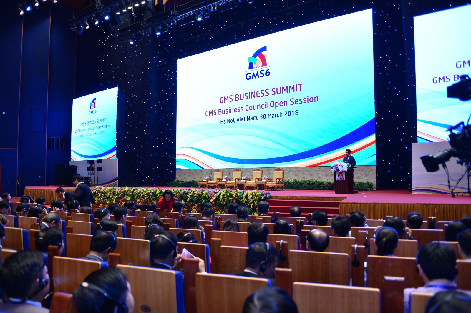 Chủ tịch VCCI Vũ Tiến Lộc phát biểu tại Hội nghị Thượng đỉnh Kinh doanh GMS 2018. Ảnh Quốc Tuấn